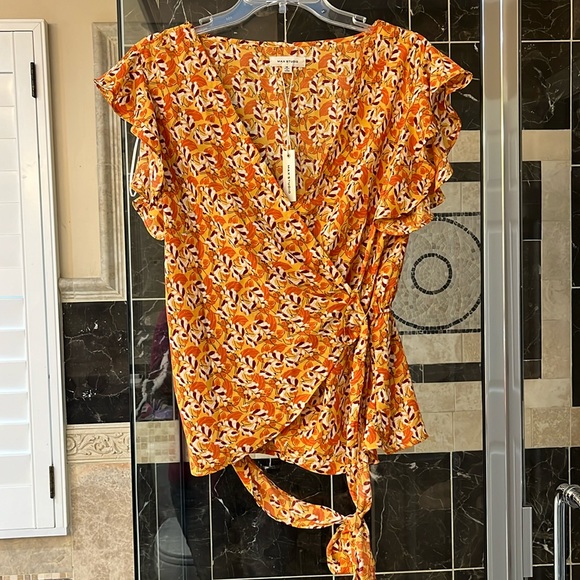Max Studio Tops - Max Studio top size M, NWT.